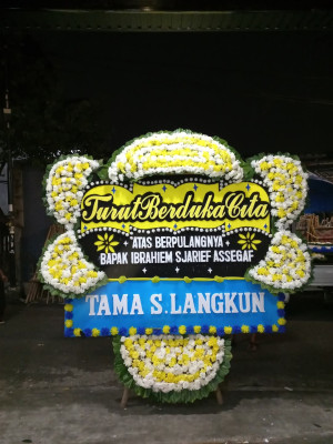 Papan Bunga Duka di Hantara