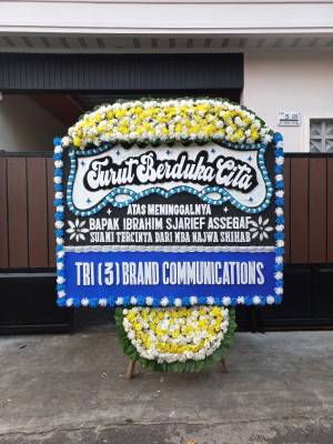 Papan Bunga Duka di Hantara